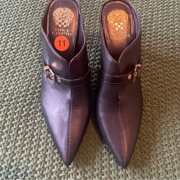 New- Vince Camuto NWT black booties slip on heels - Picture 6 of 6